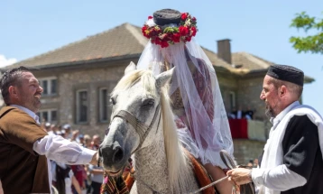 Венчавка на младенците на Галичката свадба