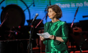 Сиљановска-Давкова на отворањето на „Охридско лето“: Во фестивалот се вткаени цели епохи на музичката, драмската и ликовната уметност