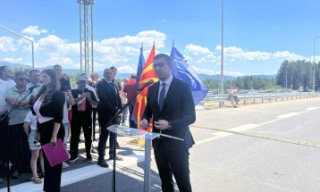 Mickoski: Janë lëshuar në përdorim 20 kilometrat e parë të autostradës Kërçovë - Ohër, e zhbllokuam njërin prej projekteve më të ndërlikuara infrasttrukturore