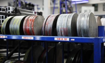 Фон дер Лајен: ЕУ до почетокот на август ја продолжува суспензијата на царинските контрамерки кон САД