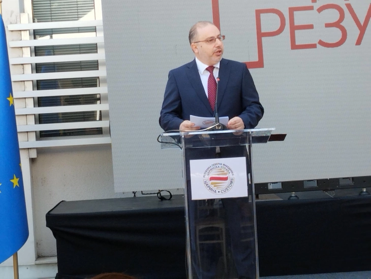 Николовски: Приходите од царина зголемени за 15,2 проценти, од акциза за 7,1, а од данокот на моторни возила за 17 отсто