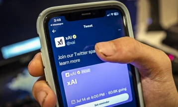 Маск не го поддржува спојувањето на двете негови компании Тесла и хАИ  