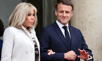 Брижит Макрон поднесе жалба до францускиот Врховен касационен суд поради неосновани гласини дека е трансексуалка