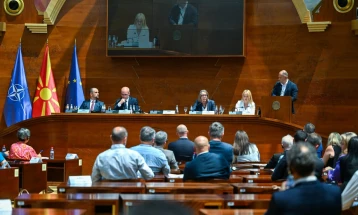 Kardel me mesazh për të shfrytëzuar momentumin për anëtarësim në BE, Miloshoski vuri në dukje se kemi dëgjuar të njëjtën frazë për 20 vjet