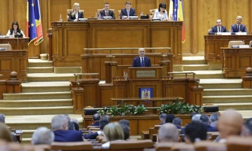 Romanian prime minister survives no-confidence vote