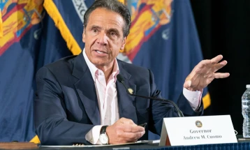 Куомо останува во трката за градоначалник на Њујорк како независен кандидат