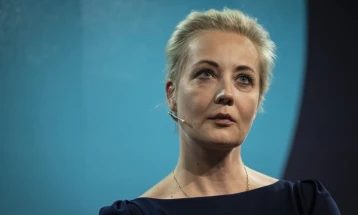 Навална ја повика Италија да го откаже концертот под диригентска палка на Гергиев, кој се смета за близок пријател на Путин