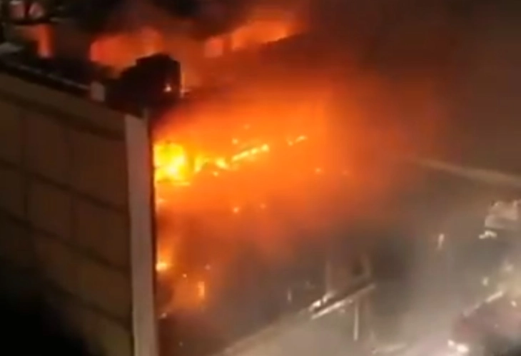 Најмалку 50 загинати во голем пожар во хипермаркет во Кут, Ирак