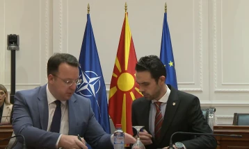 Со околу 14 милијарди денари ќе се финансираат инфраструктурни проекти во општините, потпишани договорите од вториот повик