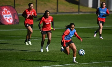 Оливија Смит потпиша рекорден договор во женскиот фудбал