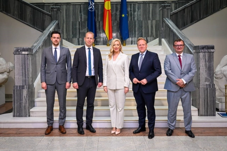 Takimi i sekretares së përgjithshme, Dimovska me deputetët gjermanë Kuban dhe Prajsendanc