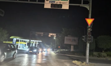 Старите дотраени семафори во Велес кои еден месец  не работат треба да се заменат со нови