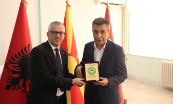 Zëvendëskryeministri i parë Mexhiti vizitoi Medresenë “Isa Beu” në Shkup pas miratimit të ligjit që e njeh zyrtarisht shkollën pas katër dekadash