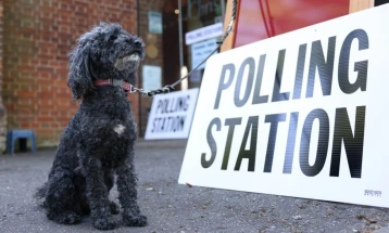 Владата на Велика Британија го намалува прагот за гласање: 16-годишниците ќе имаат право на глас