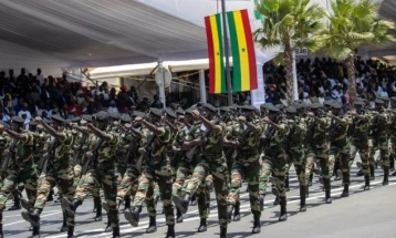 Франција ја предаде контролата врз последната голема воена база во Сенегал