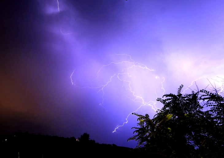 Најмалку 33 лица загинаа во удари од гром во североисточна Индија