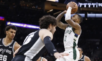 Лилард се врати во Портланд