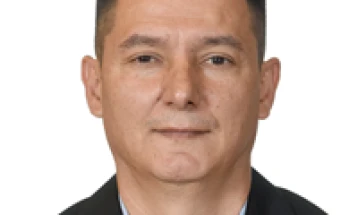 Deputeti Rijad Shaqiri dhuron uniforma pune për stafin e Shtëpisë së shëndetit në Likovë