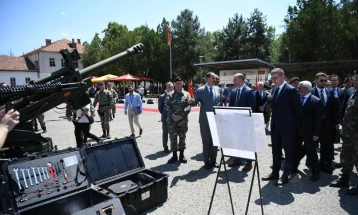 Pajisje e re artilerike dhe armatim sipas standardeve të NATO-s për Armatën