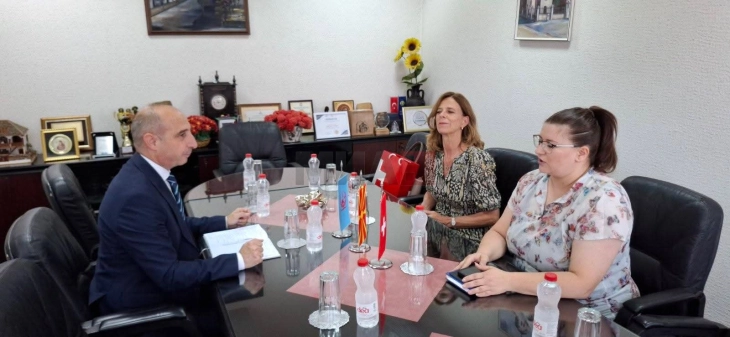 Беровскиот градоначалникот Пекевски на средба со амбасадорката на Швајцарија по повод завршувањето на нејзиниот мандат