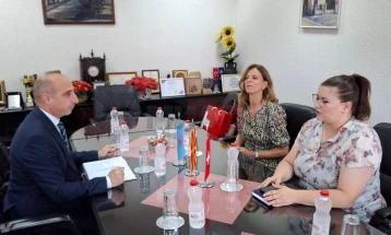 Беровскиот градоначалникот Пекевски на средба со амбасадорката на Швајцарија по повод завршувањето на нејзиниот мандат