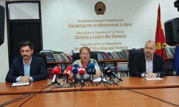 Vendosja e inteligjencës artificiale në shkollat e mesme me mbështetje nga Breinster