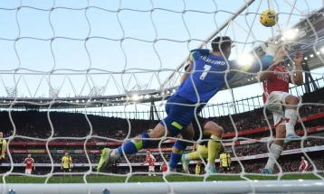 Манчестер сити сака да го врати голманот Трафорд од Барнли