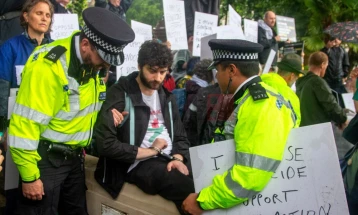 Policia e Londrës arrestoi 55 persona në tubimin e organizatës së ndaluar 