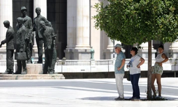 Weather: Sunny and hot, temps up to 39C