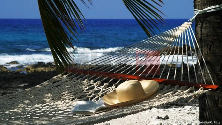 Në qytetin iranian Omdie  matën 49.6 gradë, në Antarktidë - minus 74.2 gradë, ndërsa erë më e fortë ishte në Grenlandë - 220 kilometra në orë