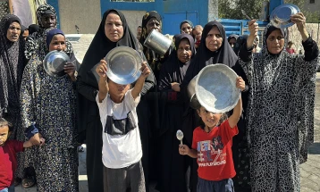 Një vajzë katërvjeçare vdes nga uria në Gazë, ndërsa Izraeli kufizon furnizimet me ushqim