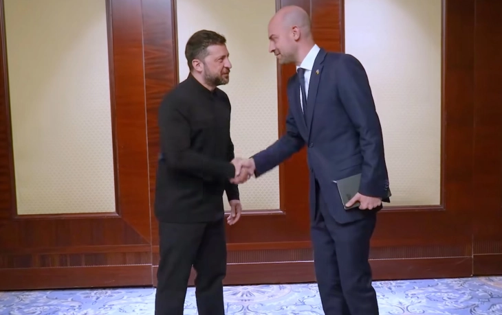 Зеленски најави дека француски компании ќе почнат со производство на дронови во Украина