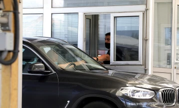 На граничниот премин Табановце се чека од 15 до 30 минути