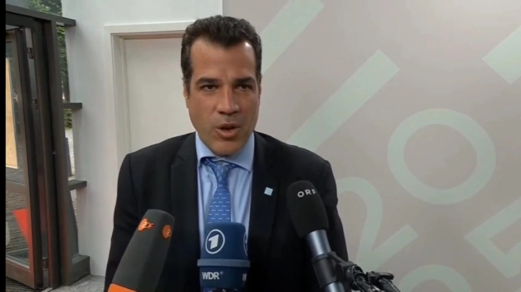 Плеврис: Ако влезеш нелегално во Европа или барањето за азил ти е одбиено, немаш право да бидеш во Европа и мора да се вратиш назад