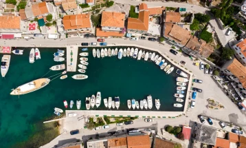 Croatians have 25 vacation days on average, Macedonians 20