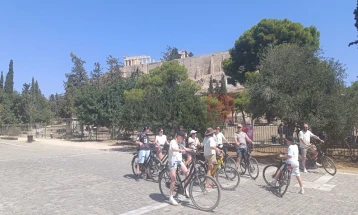 Акропол и археолошките локалитети во Атина до петок затворени од 12 до 17 часот поради високите температури 