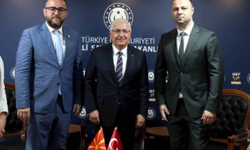 Тошковски во посета на Турција: Можности за заеднички проекти и поддршка во процесот на модернизација на опремата и капацитетите