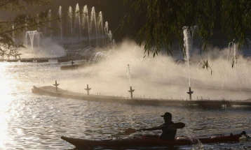 Prej 42 gradë në tokë deri 13 në det: ekstreme meteorologjike në Rumani