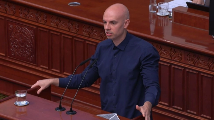 Rritja lineare e pensioneve para deputetëve, fillimi i seancës shtyhet për në mesditë