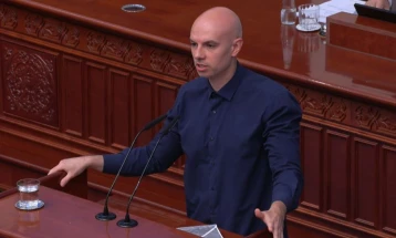 Rritja lineare e pensioneve para deputetëve, fillimi i seancës shtyhet për në mesditë