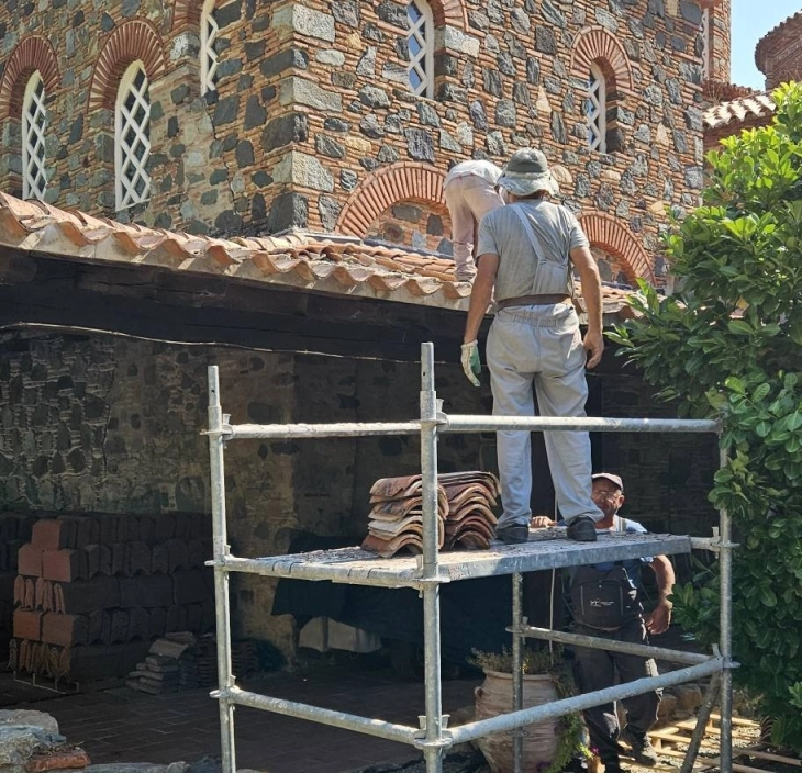 Почнаа подготовките за конзервација на покривната конструкција на Манастирскиот комплекс „Свети Леонтиј“ во Водоча