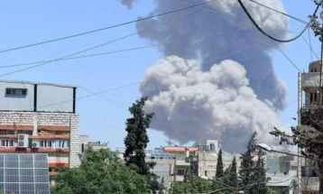 Најмалку 12 загинати и над 100 повредени во експлозии во Сирија