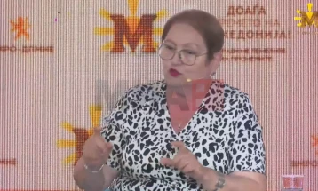 Janevska: Lëndët e historisë dhe gjeografisë janë kthyer, tekstet shkollore janë botuar dhe pagat e mësimdhënësve janë rritur