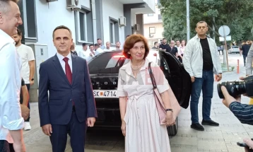 Siljanovska-Davkova për riemërtimin e rrugëve në Tetovë: Do të zgjidhet ashtu siç duhet - në mënyrë civile, gjithëpërfshirëse, me konsensus