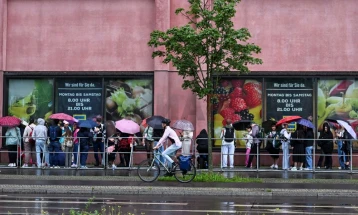 Редици пред првата „Лабубу“ продавница во Германија