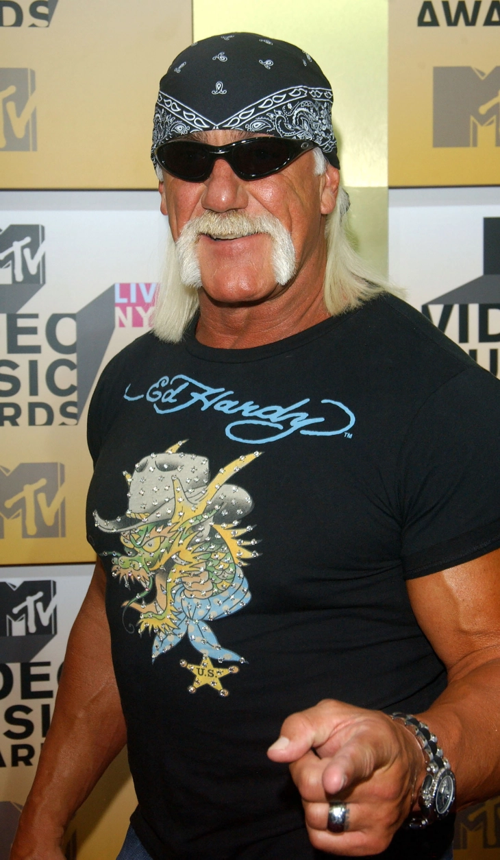 US wrestling star Hulk Hogan dies