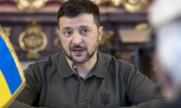 Зеленски ги продолжува воената состојба и општата мобилизација до 5 ноември