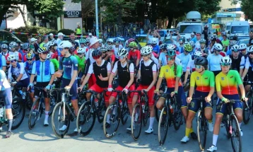 Две велосипедистки полесно повредени при финишот на трката во Куманово