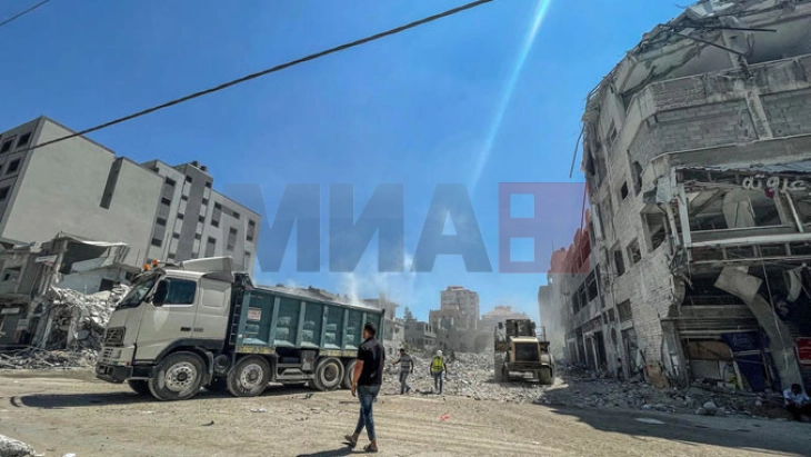 Izraeli lejon dërgimin e ndihmës me parashuta në Gazë