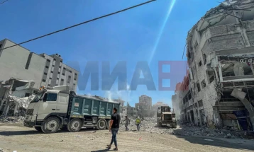 Izraeli lejon dërgimin e ndihmës me parashuta në Gazë